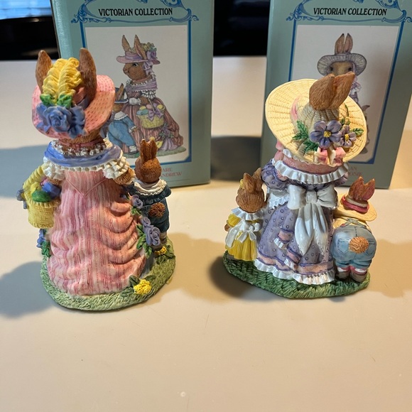 Victorian Collection Rabbit Figurines - Picture 2 of 13